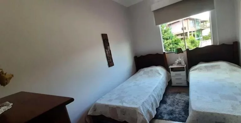 Imagem Casa para Venda em Teresópolis, Vargem Grande, 4 dormitórios, 1 suíte, 2 banheiros, 2 vagas