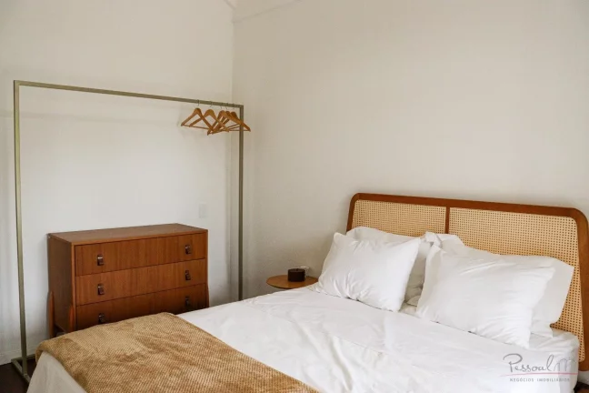 Imagem Casa reformada, mobiliada e decorada na Av Buzios em Jurere Internacional. Localizada em frente ao H...