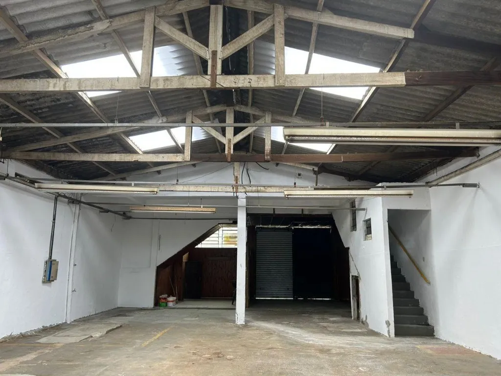 Imagem Galpão Comercial na Vila Antonieta - São Paulo-SP 380m² - 5 Banheiros Venda ou Locação