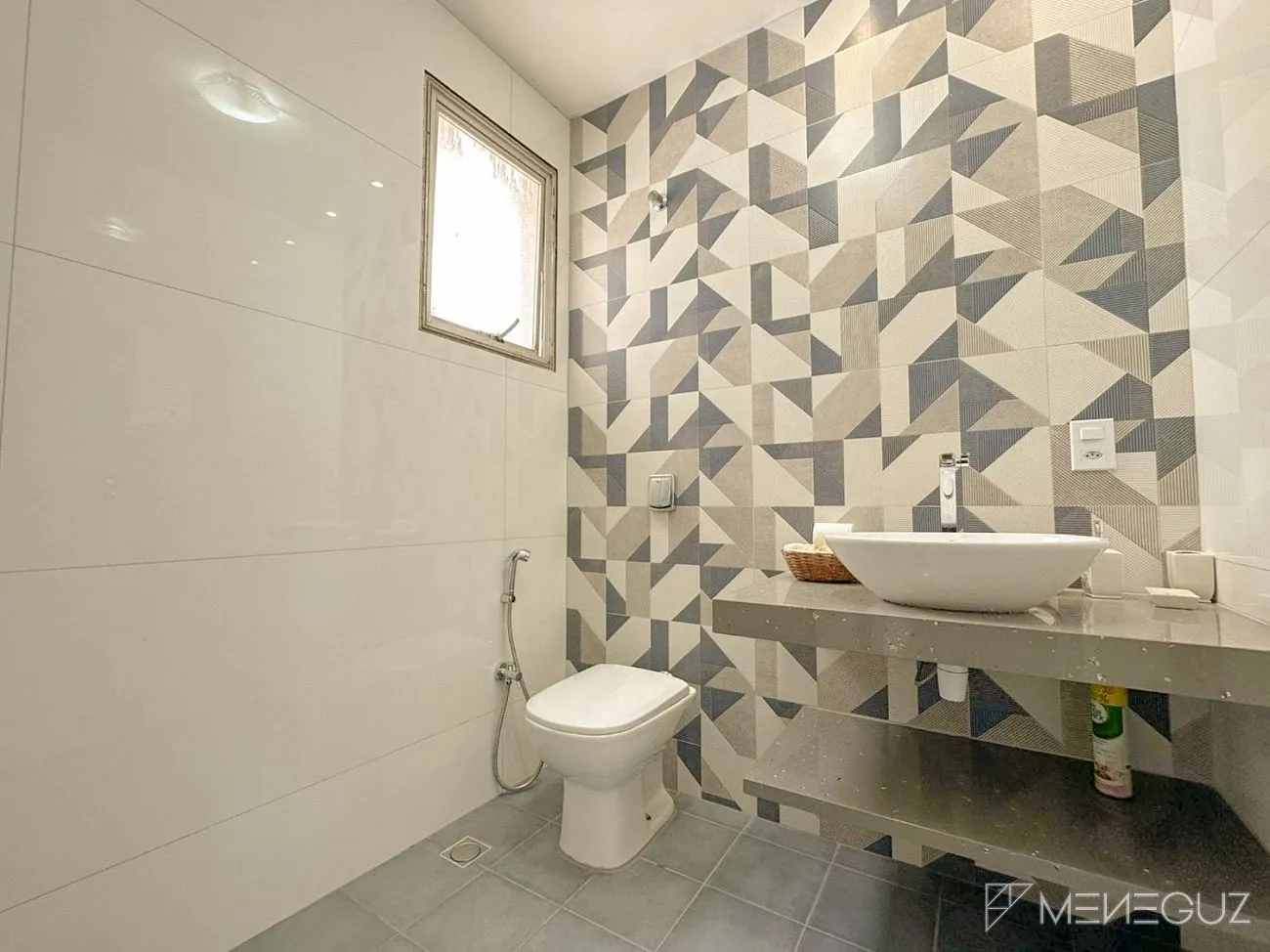 Imagem Apartamento 2 quartos a venda de frente total para o mar na Praia do Morro em OPORTUNIDADE!!