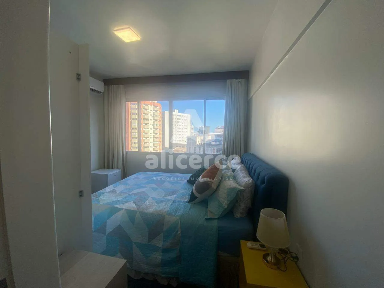 Imagem Studio à venda no Centro de Florianópolis com vista para o mar