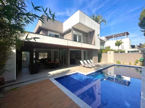 Imagem Casa de luxo à venda em Riviera de São Lourenço Módulo 24: 5 quartos, 5 suítes, 3 salas, 6 vagas de garagem, 400m².