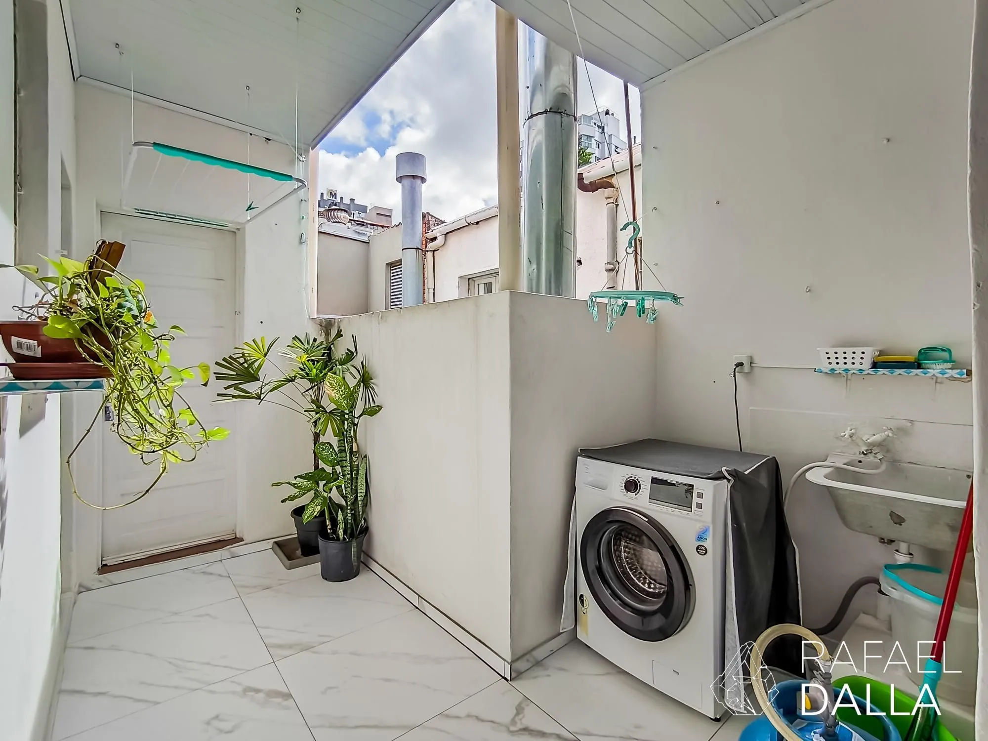Imagem Apartamento Amplo de 3 Dormitórios na Cândido Silveira com Alta Rentabilidade