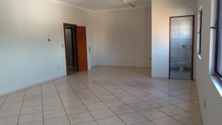 Imagem ALUGUEL DE SALÃO COMERCIAL 40M² COM WC E AR CONDICIONADO