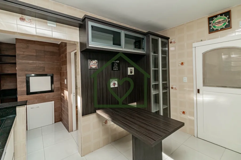 Imagem No bairro Medianeira Amplo e confortável apartamento, reformado, com 3 dormitórios, 1 suíte e 114...