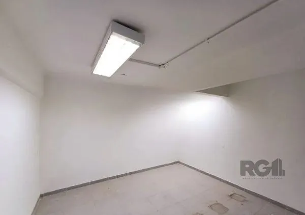 Imagem Libertas imobiliária aluga loja na Av. Assis Brasil com 530m²-Passo D`areia