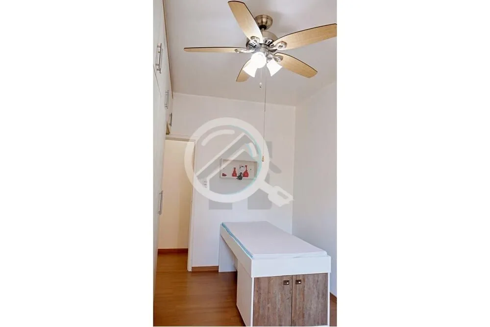 Imagem Amplo apartamento de 90m² de área, lateral, silencioso, possuindo 2 dormitórios, living / sala pa...