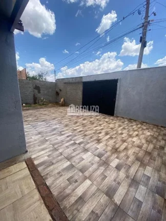 Imagem Casa de 2 dormitórios à venda no Residencial 2000, Uberaba