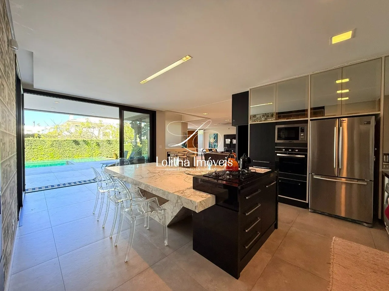 Imagem CASA COM 5 SUÍTES Á VENDA EM JURERÊ - FLORIANÓPOLIS/SC