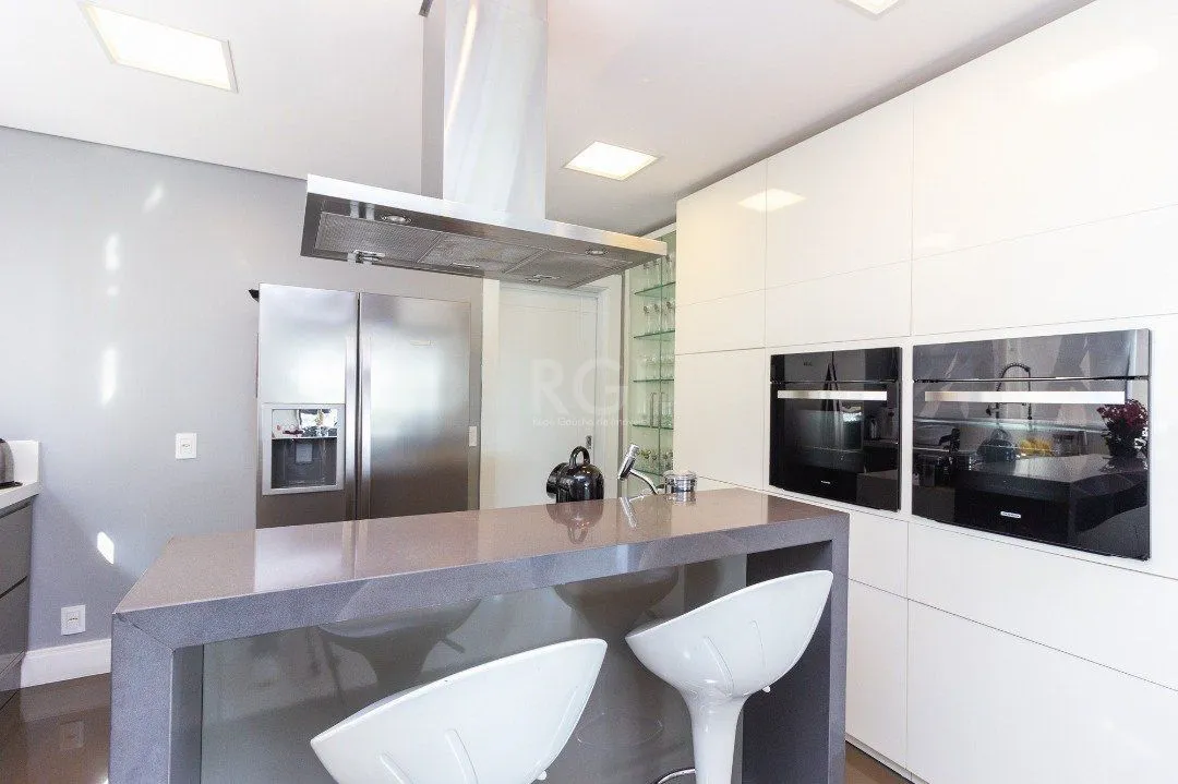 Imagem Casa para venda no condomínio Terra Ville com 3 dormitórios, sendo 3 suites e 4 vagas