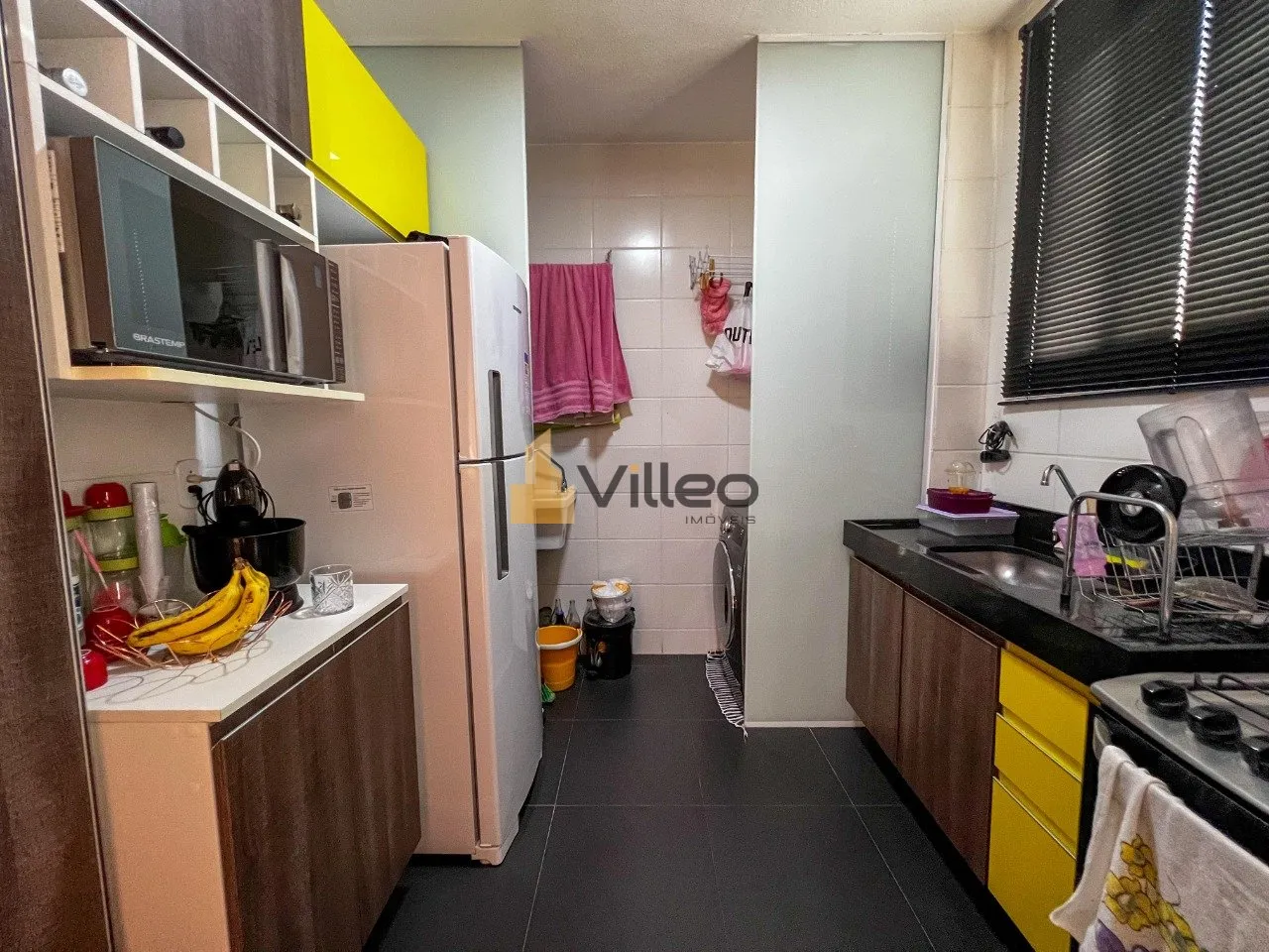 Imagem Encante-se com este aconchegante apartamento de 2 dormitórios, sendo o de casal com armários plane...