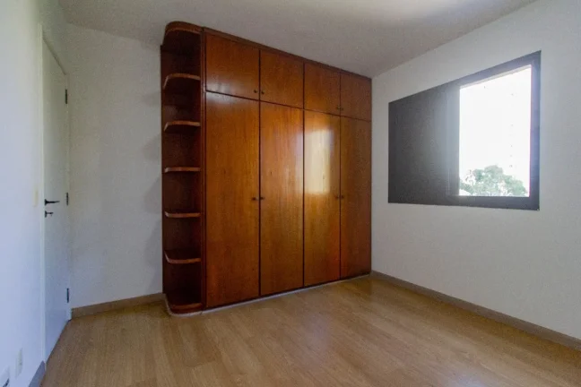 Imagem Venda de Apartamento de Alto Padrão na Vila Andrade, São Paulo-SP: 3 Quartos, 2 Suítes, 4 Banheiros, 2 Vagas, 121m².