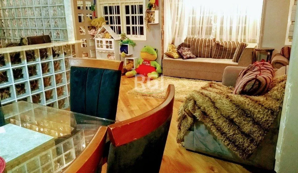 Imagem Casa para Venda - 300m², 2 dormitórios, sendo 1 suites, 3 vagas - Belém Novo