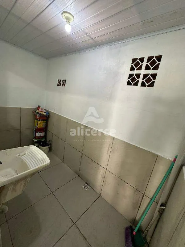Imagem Sobrado com 2 Dormitórios no Bairro Bela Vista - Conforto e Praticidade em Palhoça
