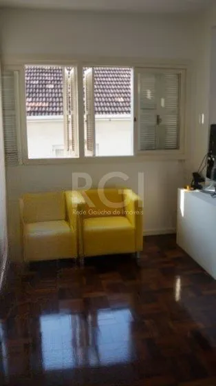 Imagem Apartamento para Venda - 77m², 3 dormitórios, Petrópolis