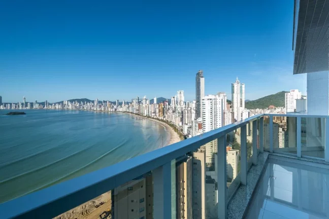 Imagem Excelente apartamento com vista mar em Balneário Camboriú.