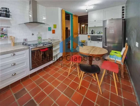 Imagem Casa Rústica, linda, Térrea c/ piscina e gourmet!