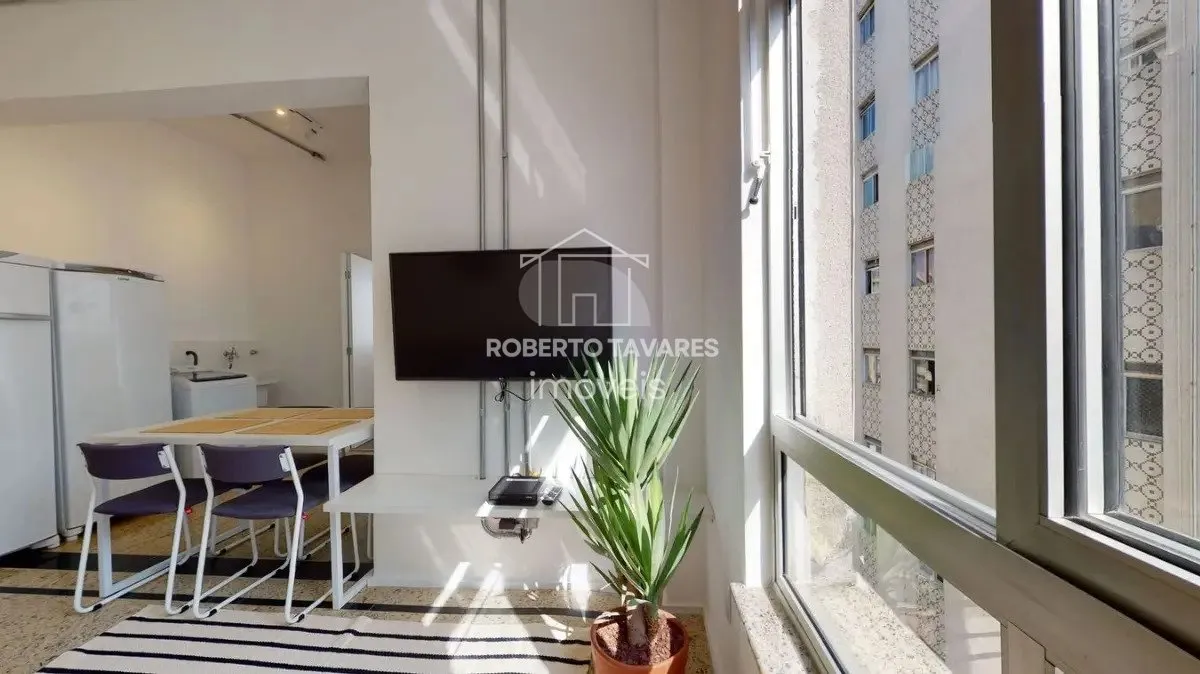 Imagem Apartamento mobiliado, com 4 dormitórios, 2 suítes, 1 vaga de garagem e 4 banheiros, bem localizado. Fica próximo ao Shopping Frei Canneca.
