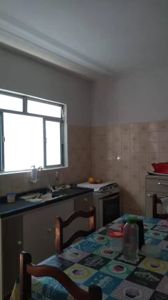 Imagem Casa Terrea com quintal 99 metros 2 Dormitorios e 2 Vagas de Garagens