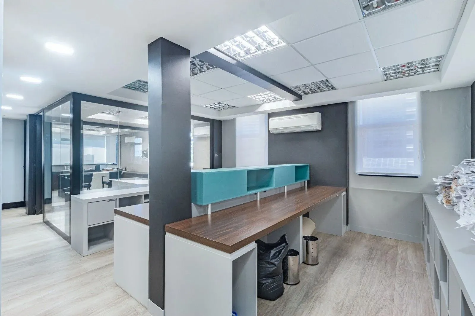 Imagem Sala/Conjunto Comercial com 4 vagas e 218m²