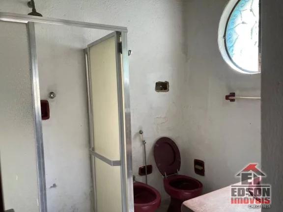 Imagem Vendo Casarão em Itaipuaçu com 5 Quartos, 2 Suítes.