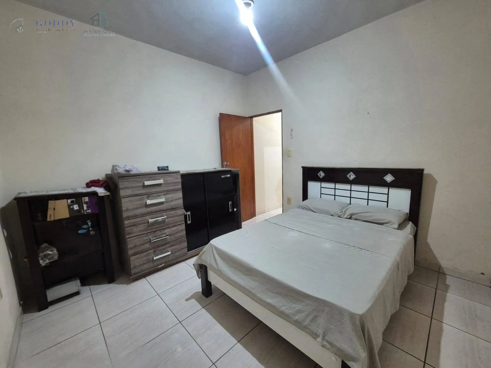 Imagem Casa com 2 Dormitórios e Garagem para 2 Carros