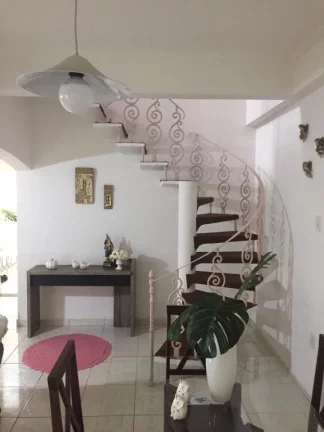 Imagem Sobrado com 3 dormitórios à venda, 211 m² por R$ 720.000,00 - Centro - Poá/SP