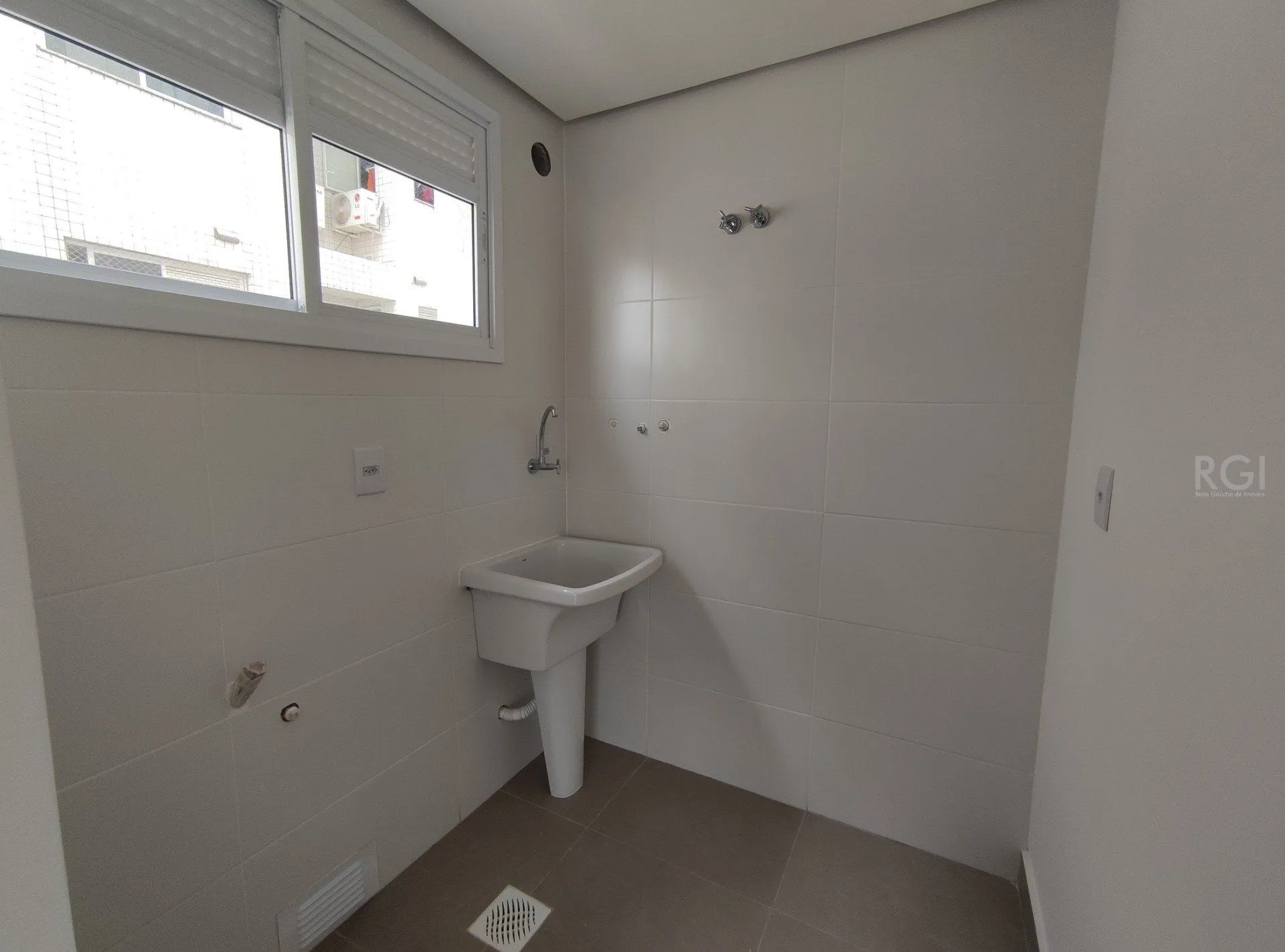 Imagem Duplex para Venda - 179.08m², 2 dormitórios, sendo 2 suites, 2 vagas - Petrópolis