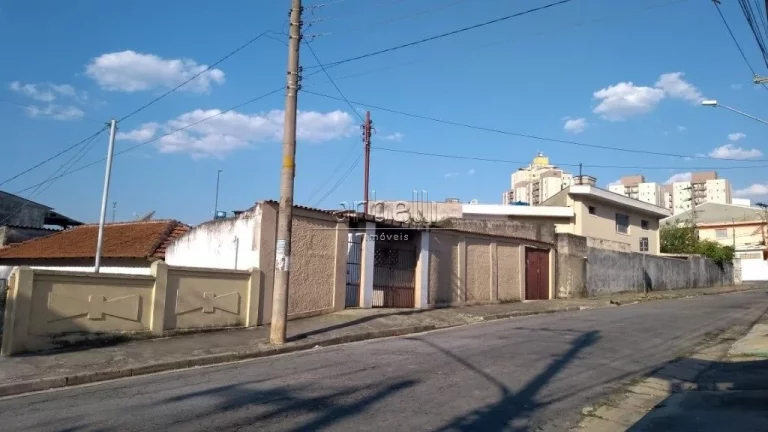 Imagem Terreno com 1.630 metros quadrados ( medida 36 X 45 ) aproximadamente. Terreno em bico, com pequeno ...