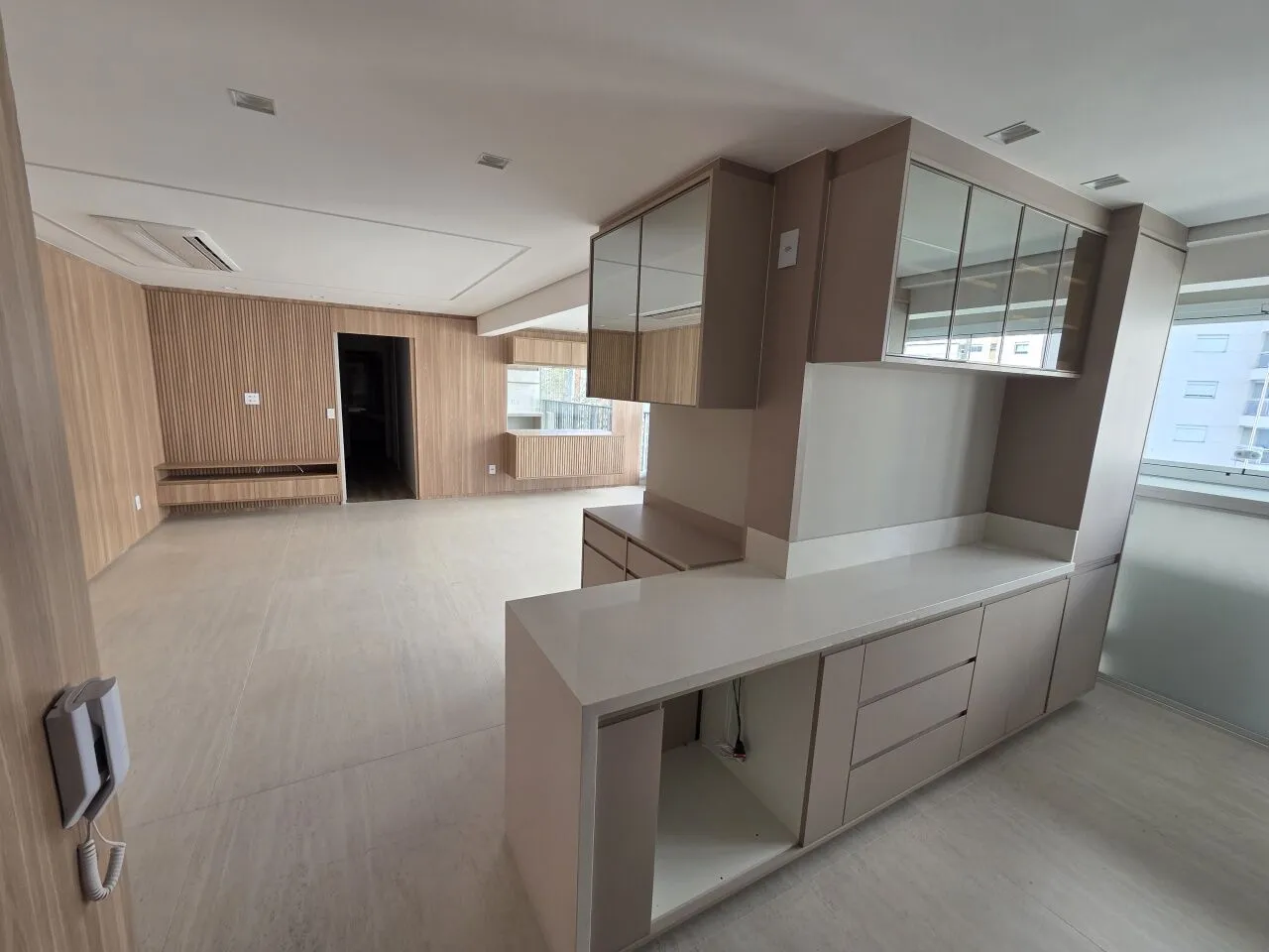 Imagem APARTAMENTO Á VENDA NO PANAMBY COM 3 QUARTOS E 2 VAGAS, REFORMADO!