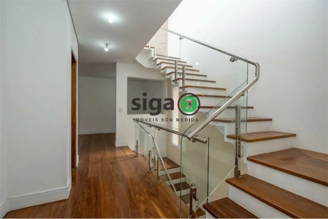 Imagem Linda casa nos Jardins à venda de 724m2 área construída, 4 suítes 3 vagas de garagem