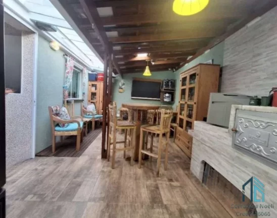 Imagem Sobrado Tríplex Semi mobiliado, 03 quartos c/suíte no Guaira/Água Verde em Curitiba PR