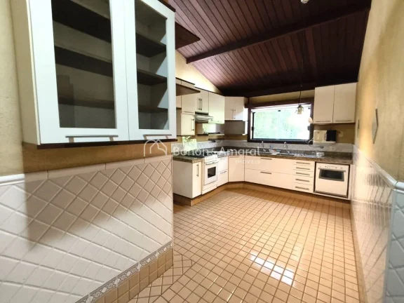 Imagem Casa a venda chapadao, projetada por arquiteta, espaço, aconchego e cara de casa de fazenda
Em fren...