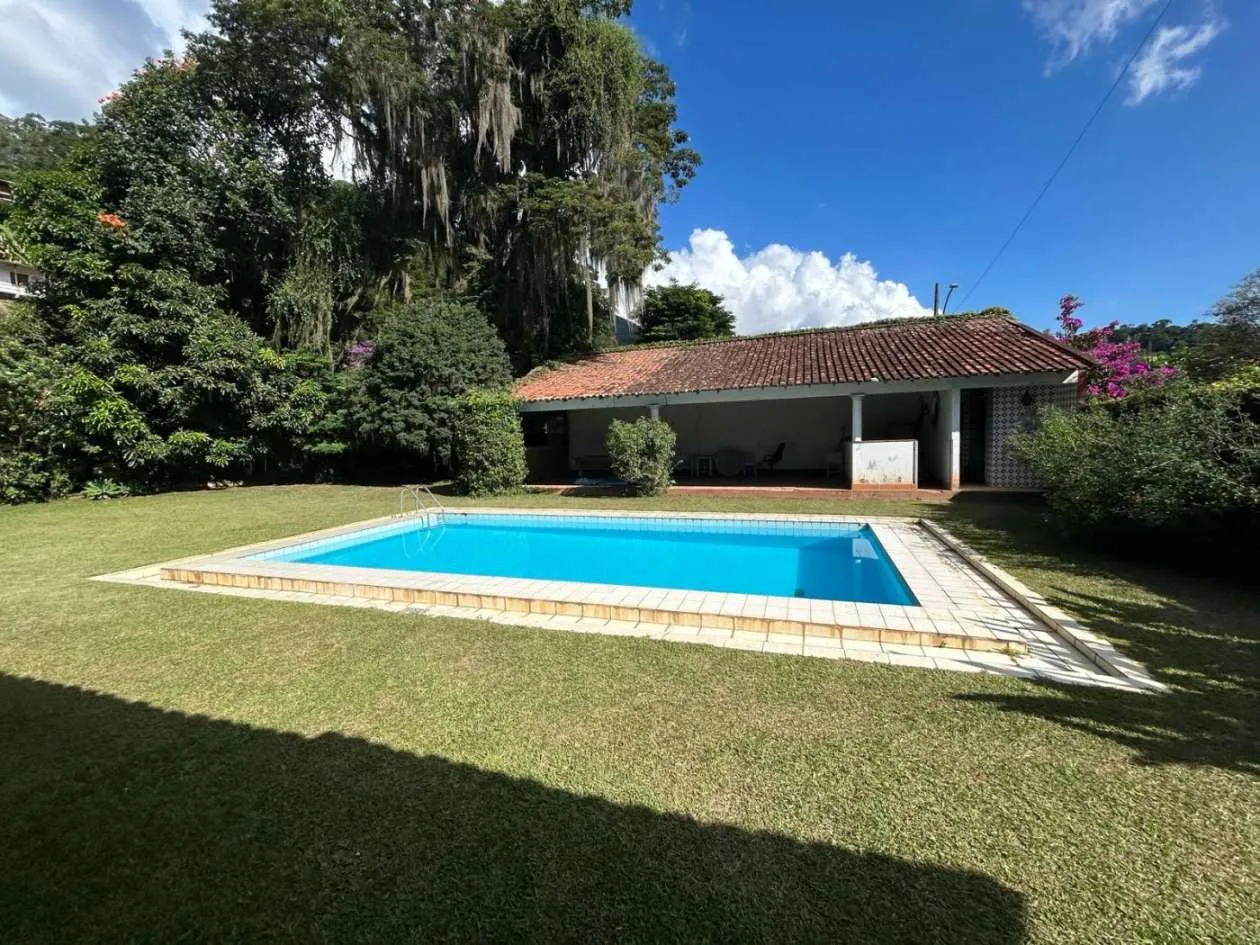 Imagem Casa para Venda em Petrópolis / RJ no bairro Nogueira