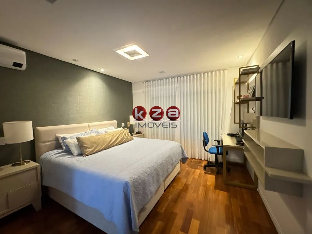 Imagem Casa de luxo em condomínio à venda em Valinhos-SP 3 quartos, 3 suítes, 3 salas e 296m² de área Imperdível no Jardim Soleil!