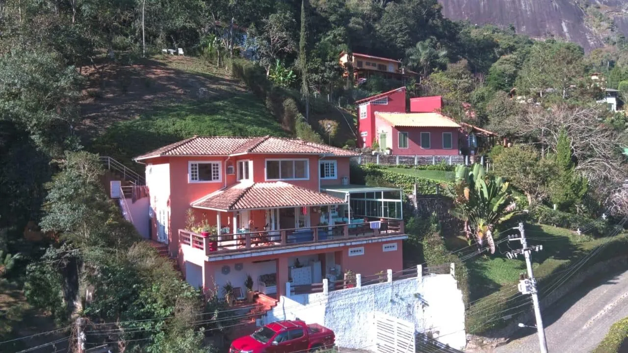 Imagem Casa em Condomínio para Venda em Petrópolis / RJ no bairro Itaipava