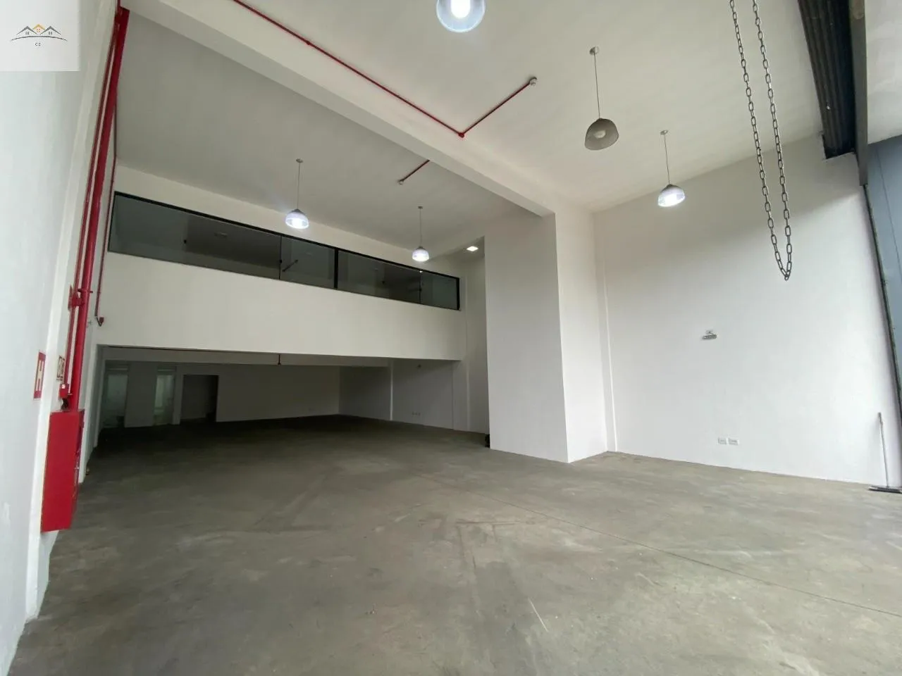 Imagem Galpão Comercial para locação em Osasco Vl. Osasco 300m² + 50m² de Mezanino