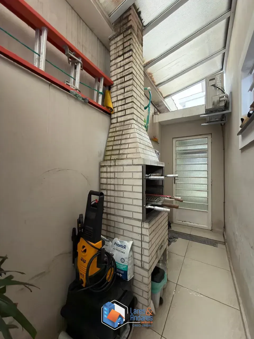 Imagem Sobrado para venda em Vila Nivi com 3 quartos, sendo 1 suíte, 100m²