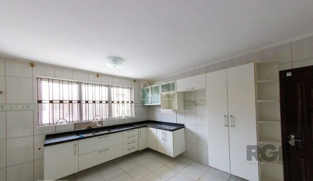Imagem Casa para Venda - 450m², 4 dormitórios, sendo 3 suites, 5 vagas - Nonoai