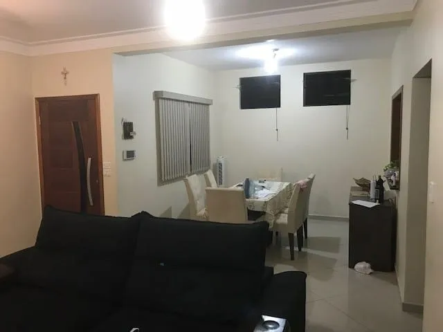 Imagem Casa à venda 4 Quartos, 1 Suite, 4 Vagas, 328M², Vila Areao, Taubaté - SP