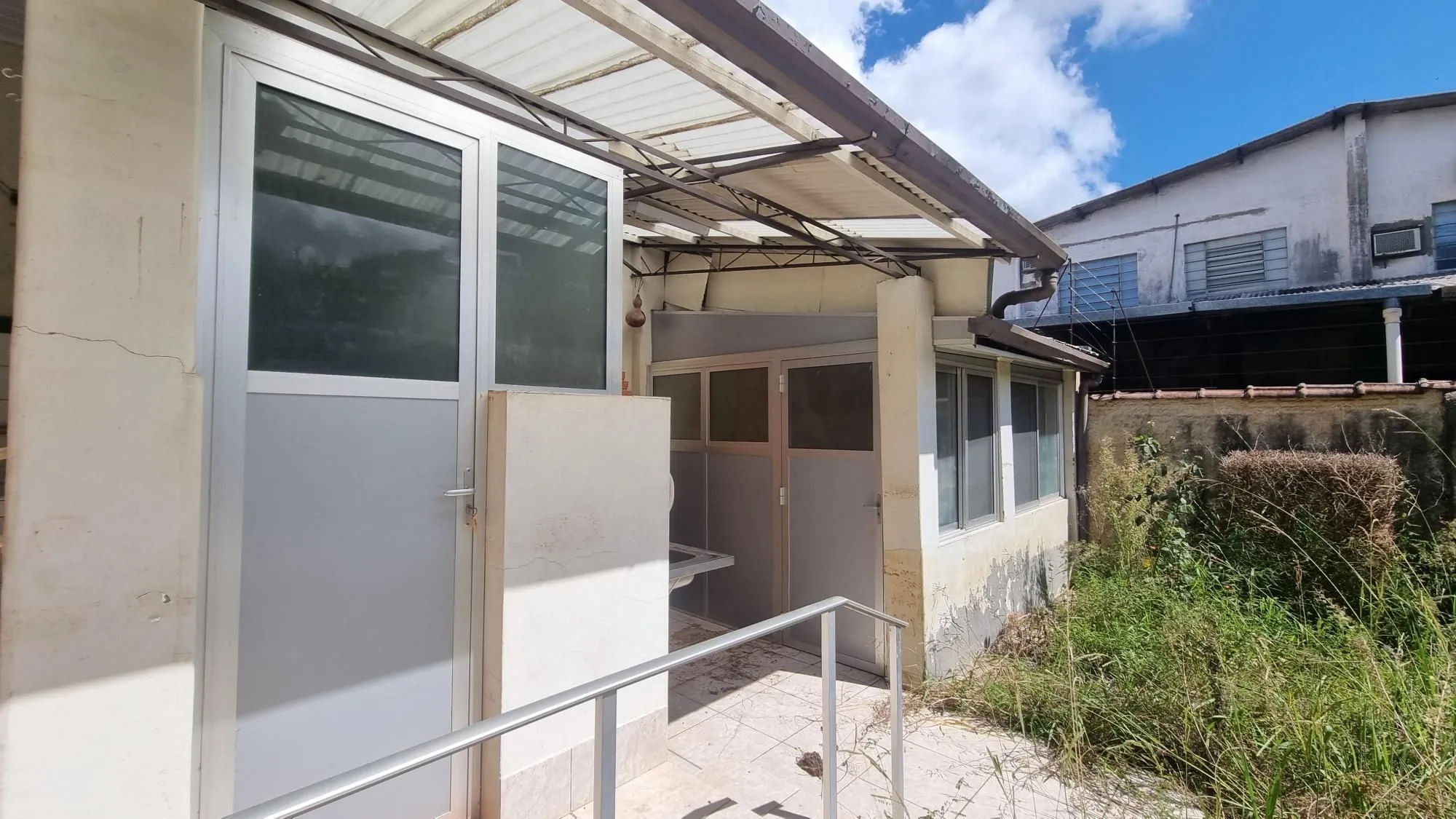 Imagem Casa com loja na frente a venda no Bairro Anchieta.