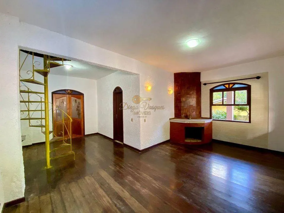 Imagem Casa para Venda em Teresópolis / RJ no bairro Albuquerque
