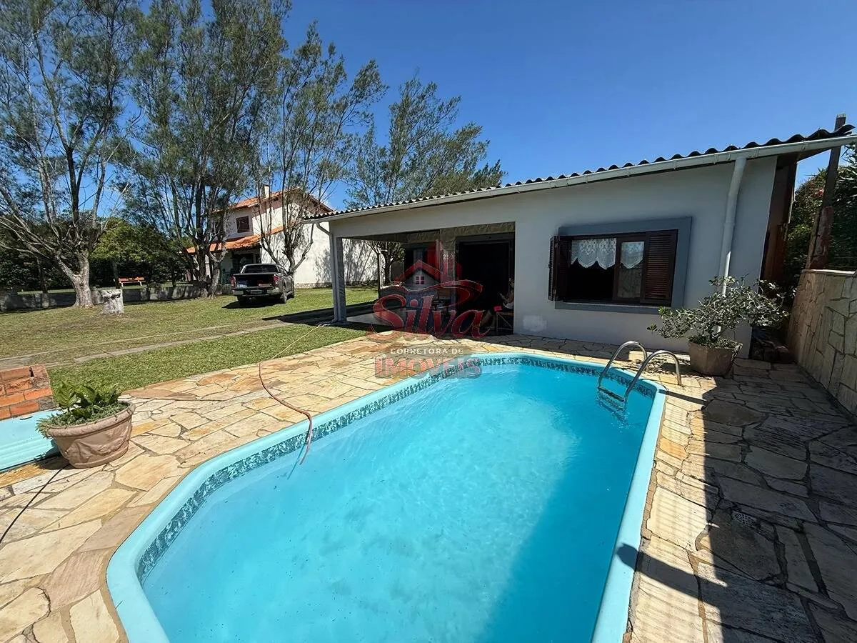 Imagem C1182 | Casa 4 dormitórios com piscina a 200m do mar