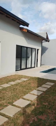 Imagem Casas Térreas com Piscina à Venda por 750 mil C/108 m²