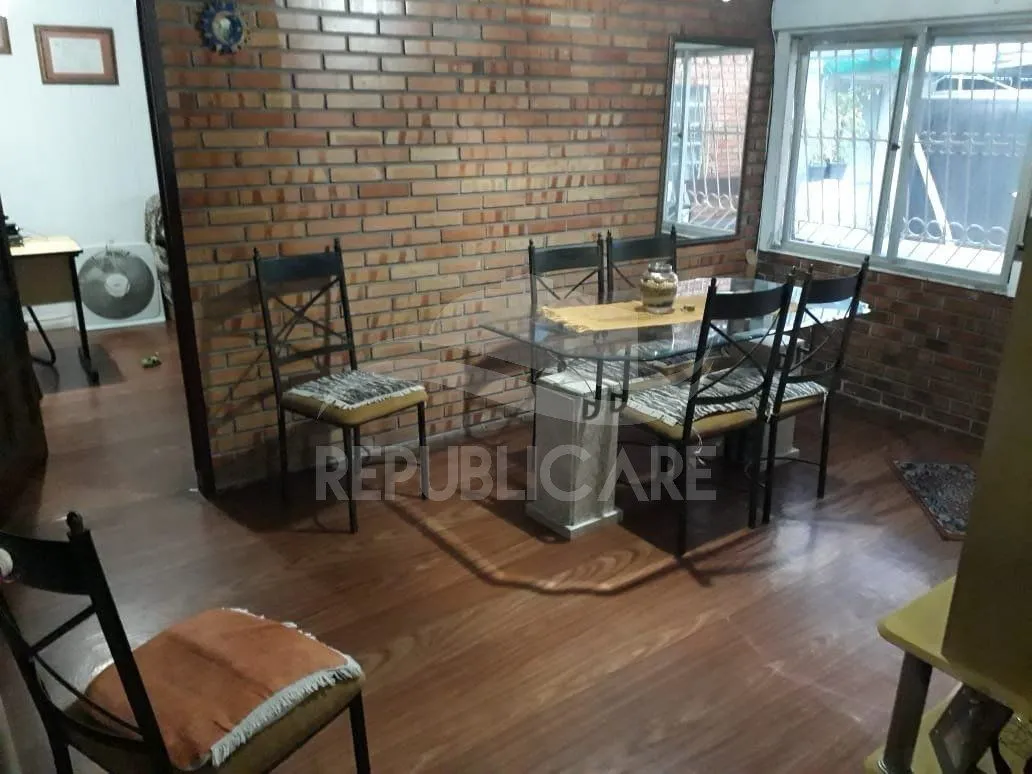 Imagem CASA 3 DORMITORIOS NA ASSIS BRASIL