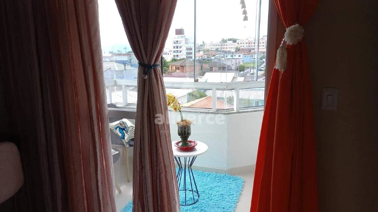 Imagem Apartamento Duplex à venda com 3 quartos 1 suíte, 135m² em Barreiros São José