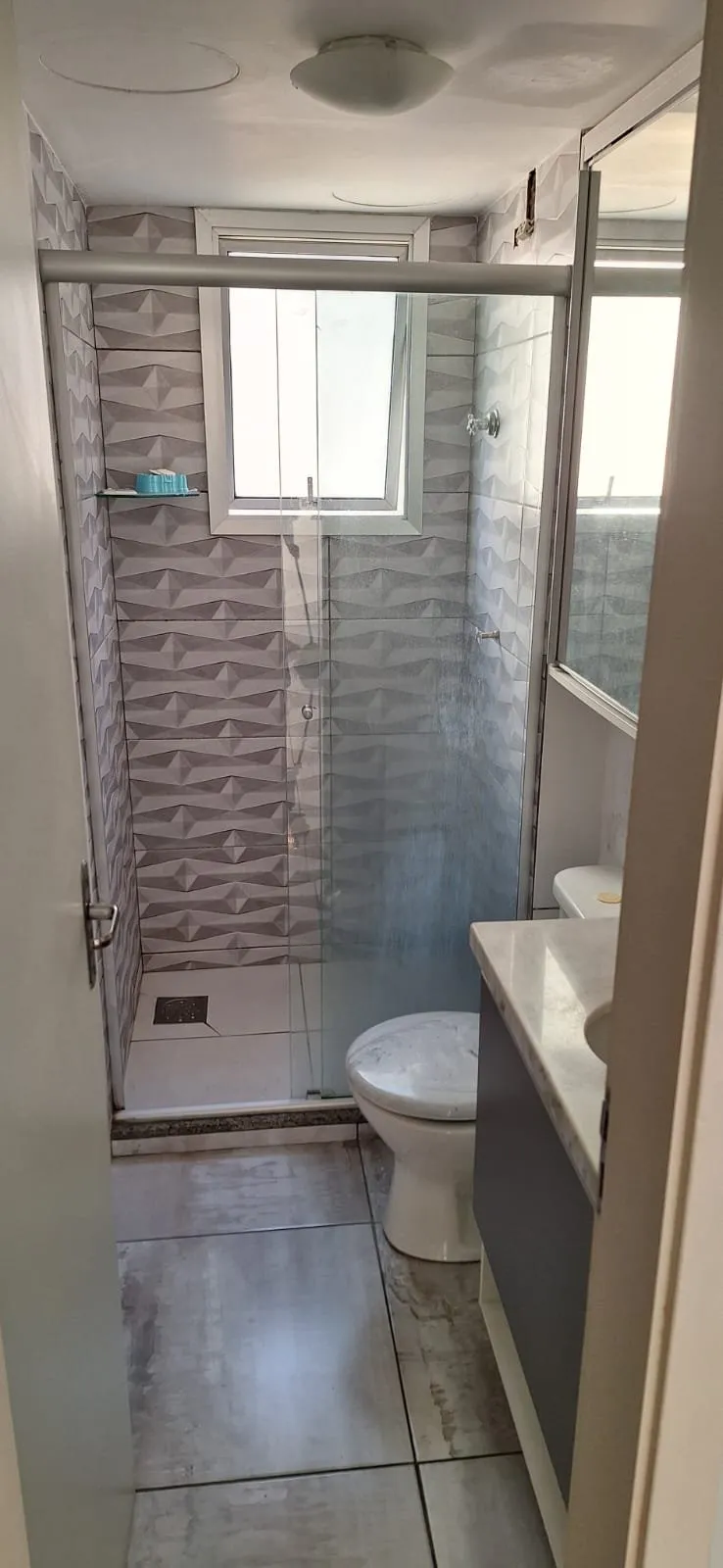 Imagem Apartamento Semimobiliado em Porto Alegre, Agronomia - Oportunidade de Venda