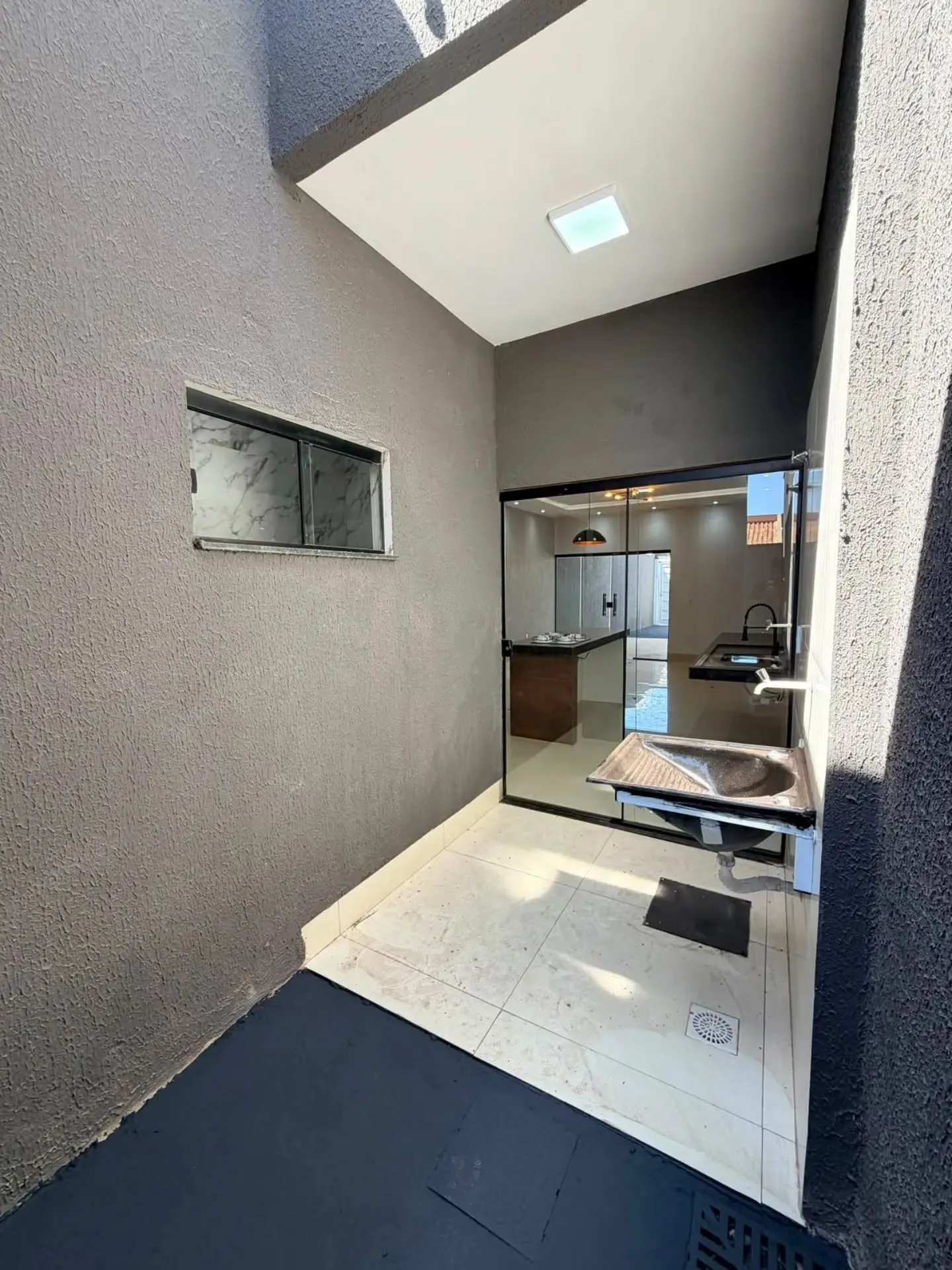 Imagem Casa 2/4 C Suite No Setor Barcelos Em Trindade