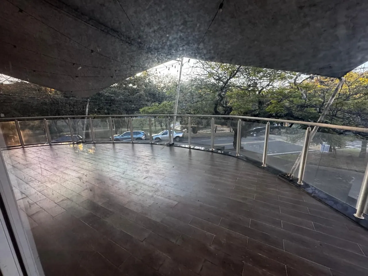 Imagem IMÓVEL COMERCIAL LOCALIZAÇÃO FANTÁSTICA NA PISTA DE CAMINHADA DO CAMPOLIM ESQUINA COM EXCELENTE FLUXO E VISIBILIDADE IMÓVEL ONDE ERA A HAMBURGUERI