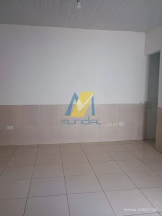 Imagem Cansado de pagar caro por um lugar pequeno? Olha essa casa com quintal.